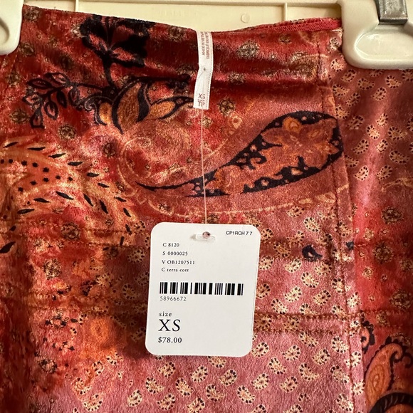 Free People NWT Velvet Midi Skirt With Front Slit Size XS - Picture 3 of 6